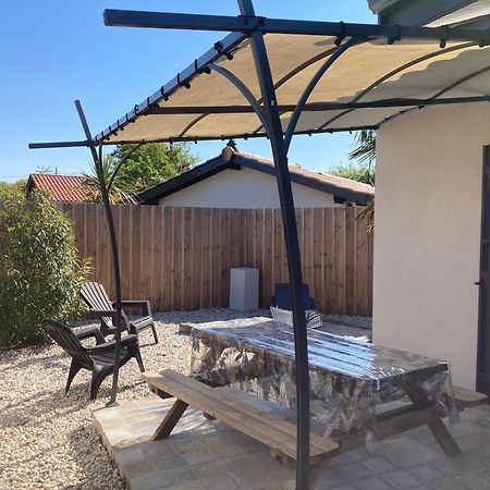 Charme & Confort- Les Cottages Du Bassin D'Arcachon- Petit-Dejeuner Sur Demande - Nuitee, Court Sejour, Semaine 居让梅斯特拉 外观 照片